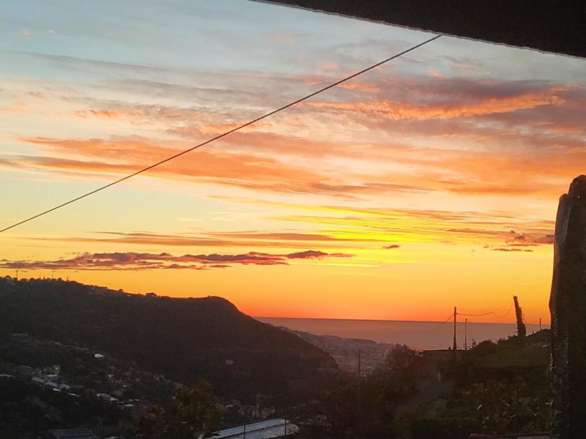 ונטימיגליה Casa Peidaigo Immersa Nel Verde,Vista Mare E Monti מראה חיצוני תמונה